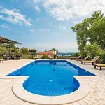 Pet Friendly In Orebić