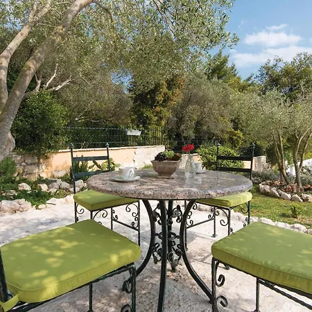 Pet Friendly In * Orebić