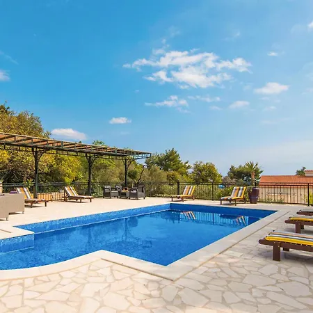 Awesome In With Jacuzzi Holiday home